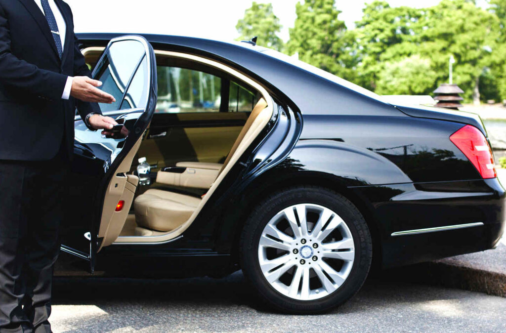 UK Airport Taxi Transfers: From Terminal to City in Comfort